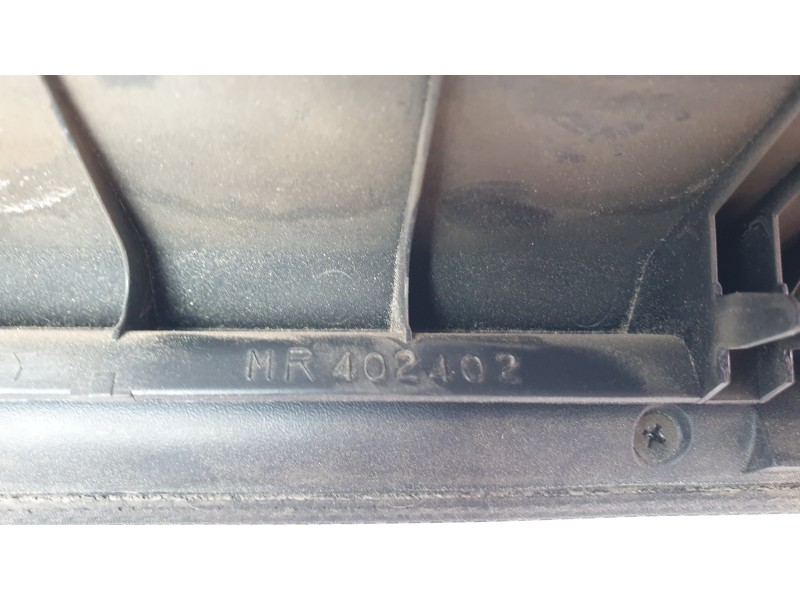Recambio de guantera para mitsubishi montero iii (v7_w, v6_w) 3.2 di-d (v68w, v78w) referencia OEM IAM MR402402  