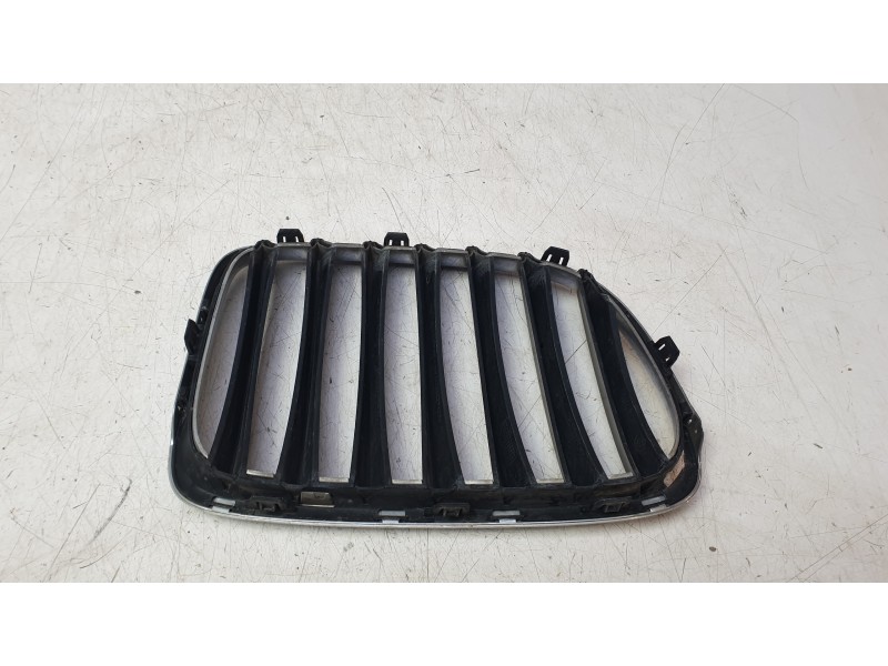Recambio de rejilla delantera para bmw x1 (e84) sdrive 18 d referencia OEM IAM 51112993307  107062420/BM7022034/2141503/2141509