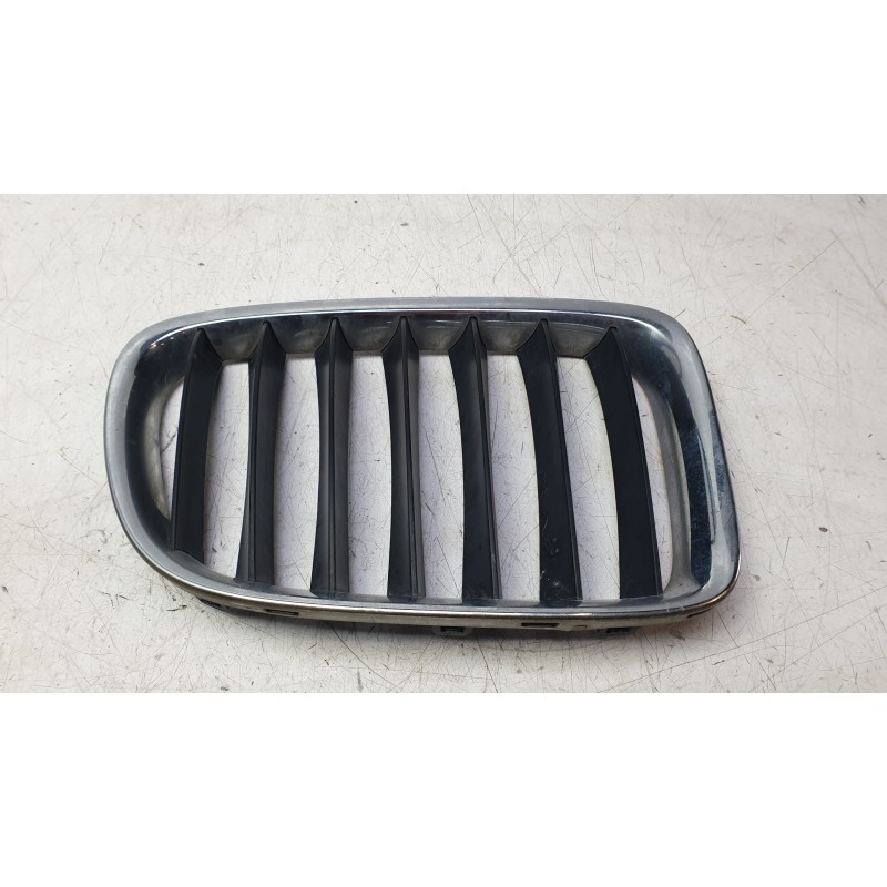 Recambio de rejilla delantera para bmw x1 (e84) sdrive 18 d referencia OEM IAM 51112993307  107062420/BM7022034/2141503/2141509