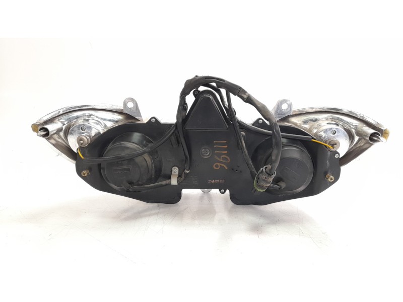 Recambio de faro delantero para piaggio (vespa) x9 referencia OEM IAM 31026930T  