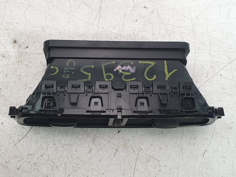 Recambio de aireador central para renault clio iv grandtour (kh_) 0.9 tce 90 referencia OEM IAM 687502204R  