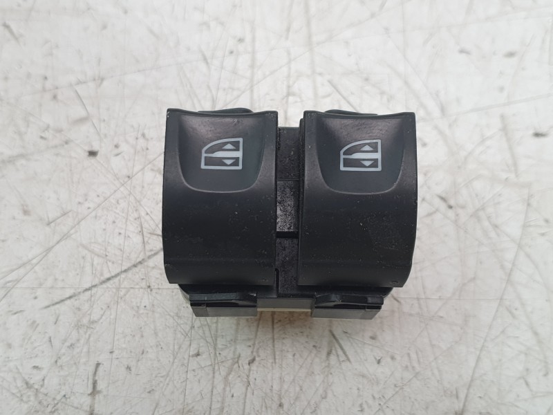 Recambio de mando elevalunas delantero izquierdo para renault clio iv grandtour (kh_) 0.9 tce 90 referencia OEM IAM 254118722R  