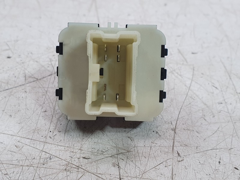 Recambio de mando elevalunas delantero izquierdo para renault clio iv grandtour (kh_) 0.9 tce 90 referencia OEM IAM 254118722R  