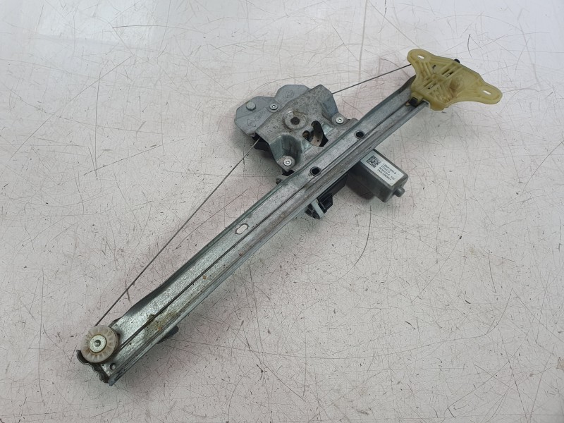 Recambio de elevalunas delantero izquierdo para renault clio iv grandtour (kh_) 0.9 tce 90 referencia OEM IAM 807018534R  RN329W