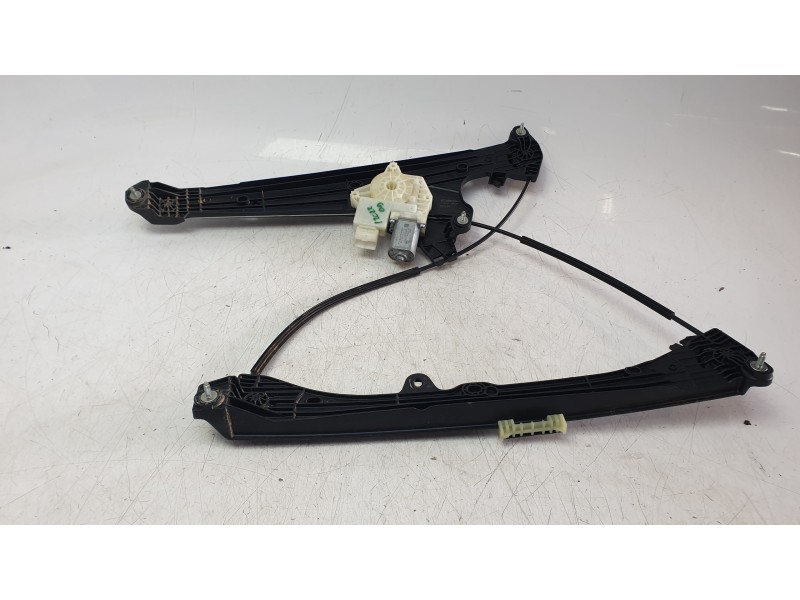 Recambio de elevalunas delantero derecho para renault austral techno referencia OEM IAM 807205453R  