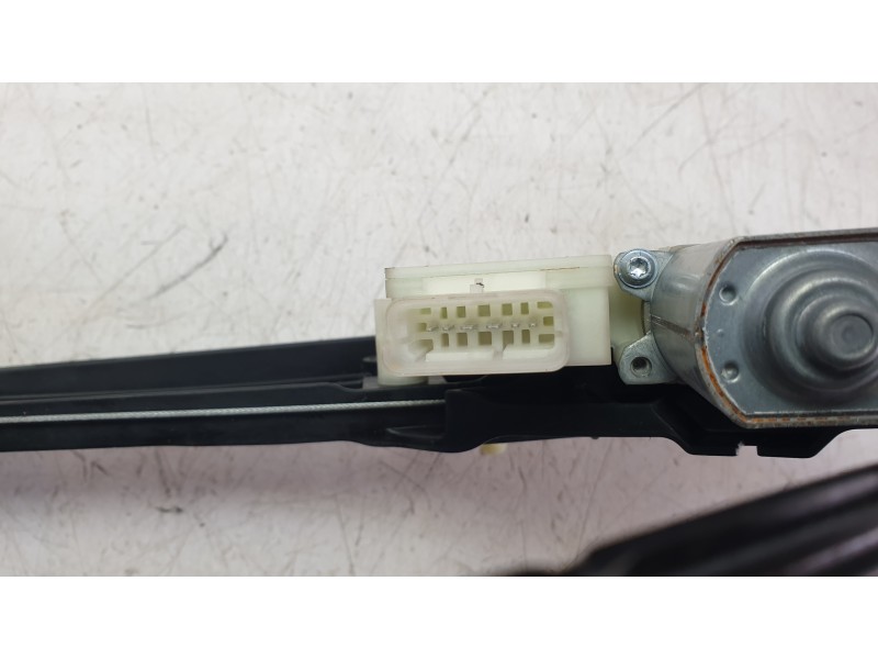 Recambio de elevalunas delantero derecho para renault austral techno referencia OEM IAM 807205453R  