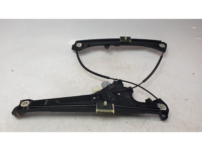 Recambio de elevalunas delantero derecho para renault austral techno referencia OEM IAM 807205453R  