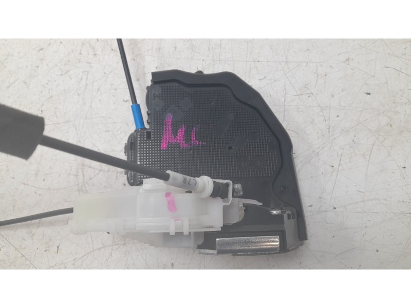 Recambio de cerradura puerta trasera izquierda para toyota c-hr (_x1_) 1.8 hybrid (zyx10_, zyx11_) referencia OEM IAM 69060F4010