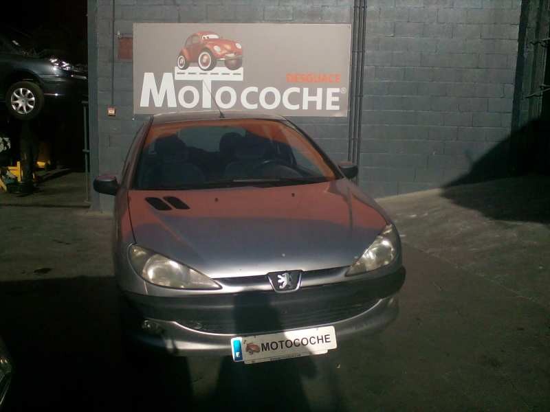 peugeot 206 berlina del año 2000