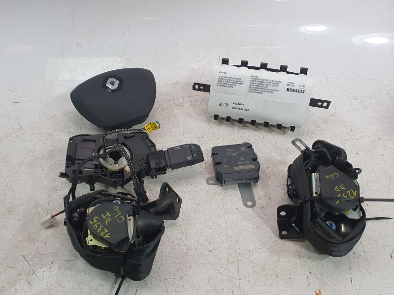 Recambio de kit airbag para renault clio iv grandtour (kh_) 0.9 tce 90 referencia OEM IAM 681001821R  