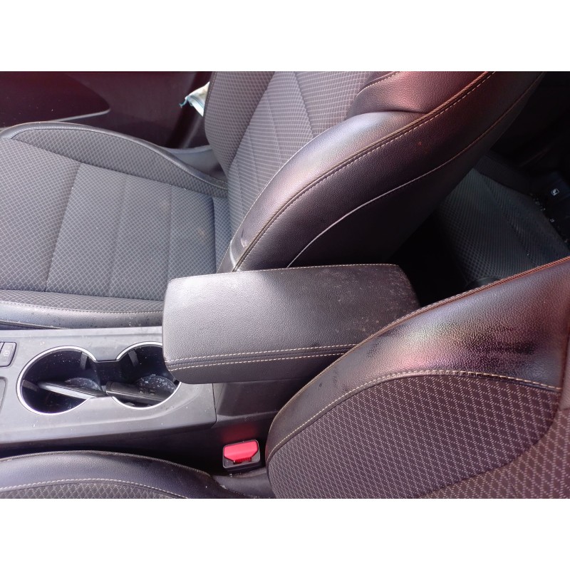 Recambio de apoyabrazos central para renault arkana i (lcm_, ldn_) 1.3 tce 140 (ldn0) referencia OEM IAM   