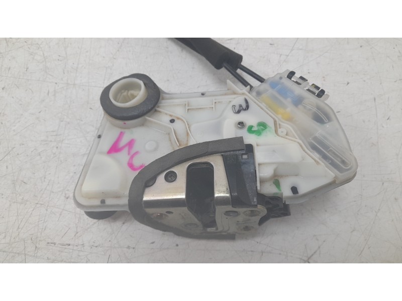 Recambio de cerradura puerta delantera izquierda para toyota c-hr (_x1_) 1.8 hybrid (zyx10_, zyx11_) referencia OEM IAM 69040F40