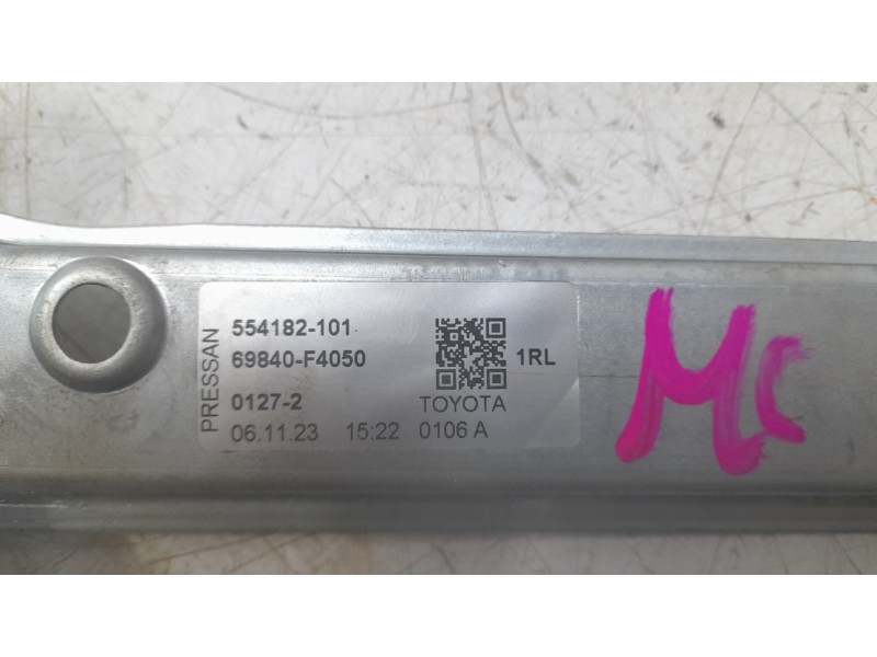 Recambio de elevalunas trasero izquierdo para toyota c-hr hybrid active referencia OEM IAM 69840F4050  