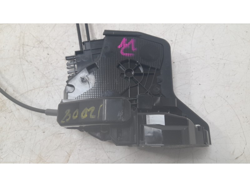 Recambio de cerradura puerta trasera izquierda para toyota c-hr hybrid active referencia OEM IAM 69060F4130  