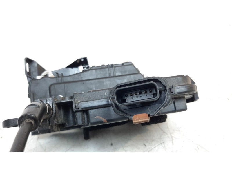 Recambio de cerradura puerta trasera derecha para renault clio iv referencia OEM IAM 825004167R  