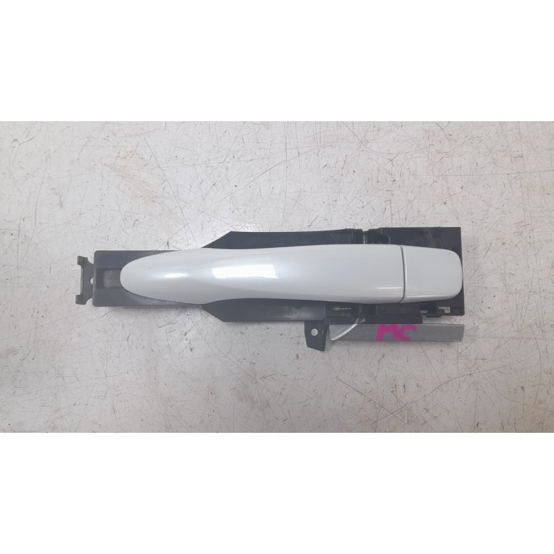 Recambio de maneta exterior delantera derecha para nissan micra v (k14) 0.9 ig-t referencia OEM IAM 826405FA0A  