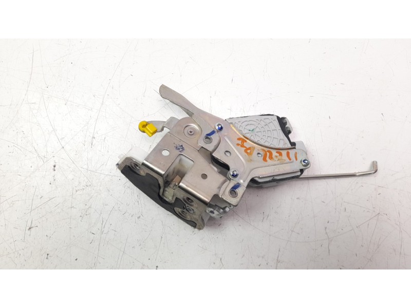 Recambio de cerradura puerta delantera izquierda para mahindra kuv 100 2wd nxt referencia OEM IAM 114DAZ00091N  