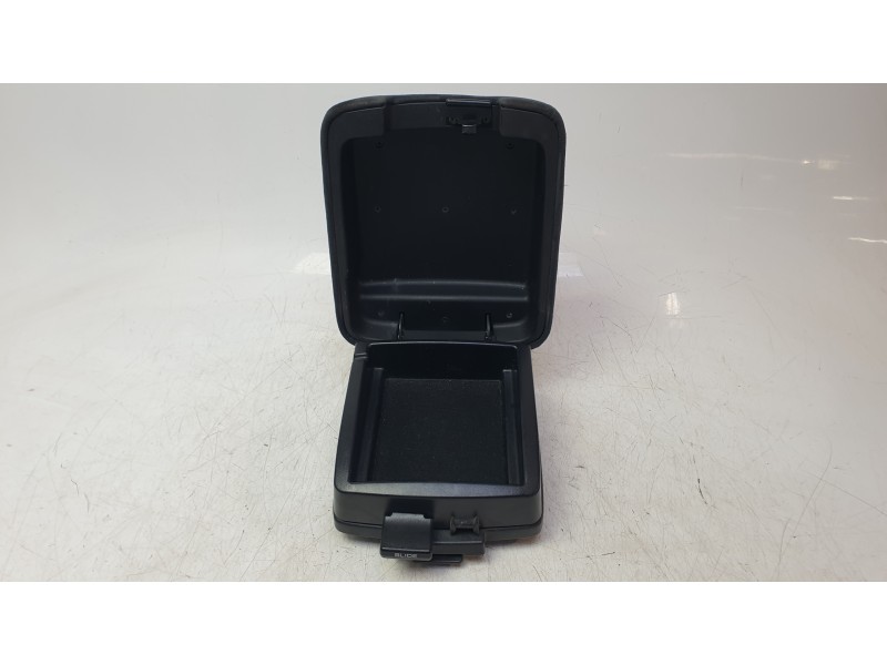 Recambio de apoyabrazos central para mitsubishi montero iii (v7_w, v6_w) 3.2 di-d (v68w, v78w) referencia OEM IAM MR512920  