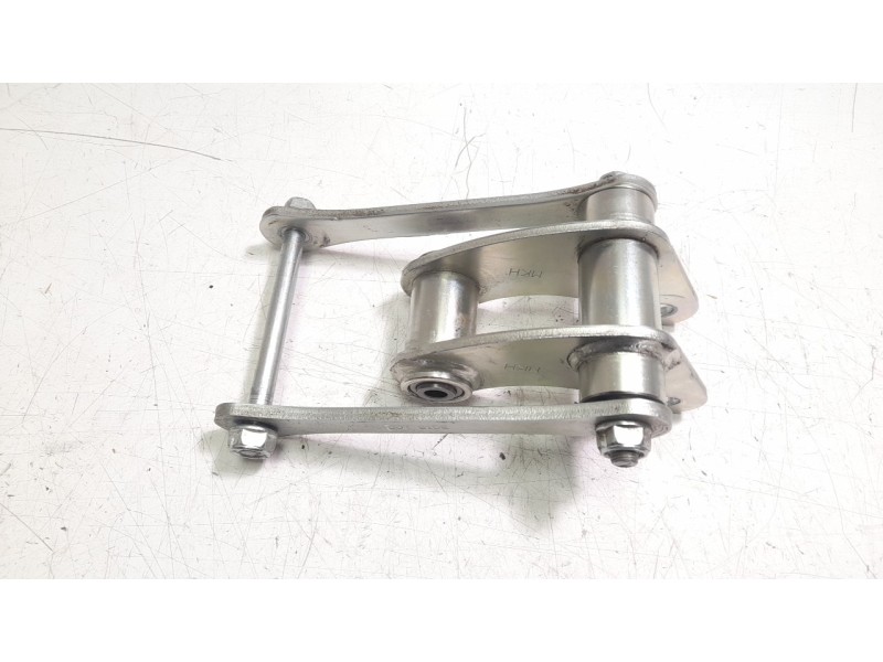 Recambio de puente trasero para honda x-adv referencia OEM IAM 52465MKHD00  