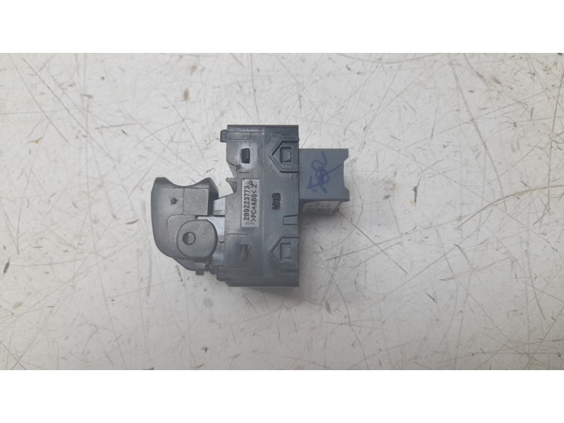 Recambio de mando elevalunas trasero izquierdo para hyundai bayon 1.2 mpi 79 cv maxx (2024) referencia OEM IAM 93581Q00004X  