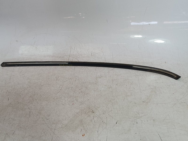 Recambio de moldura para mini f56 cooper s referencia OEM IAM 51377300019  