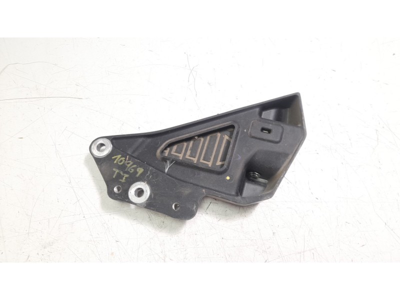 Recambio de estribo lateral para honda x-adv referencia OEM IAM 50712MKTD00ZA  