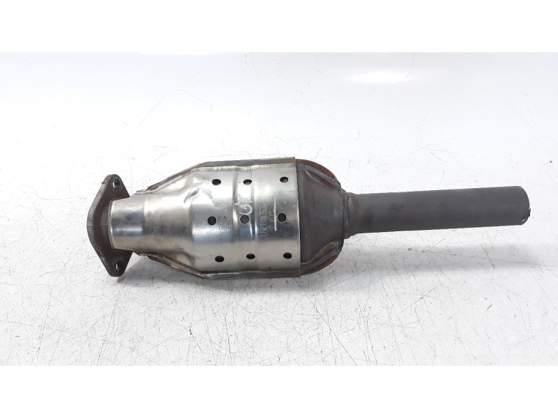 Recambio de catalizador para kia sportage 1.6 cat referencia OEM IAM U2B853  