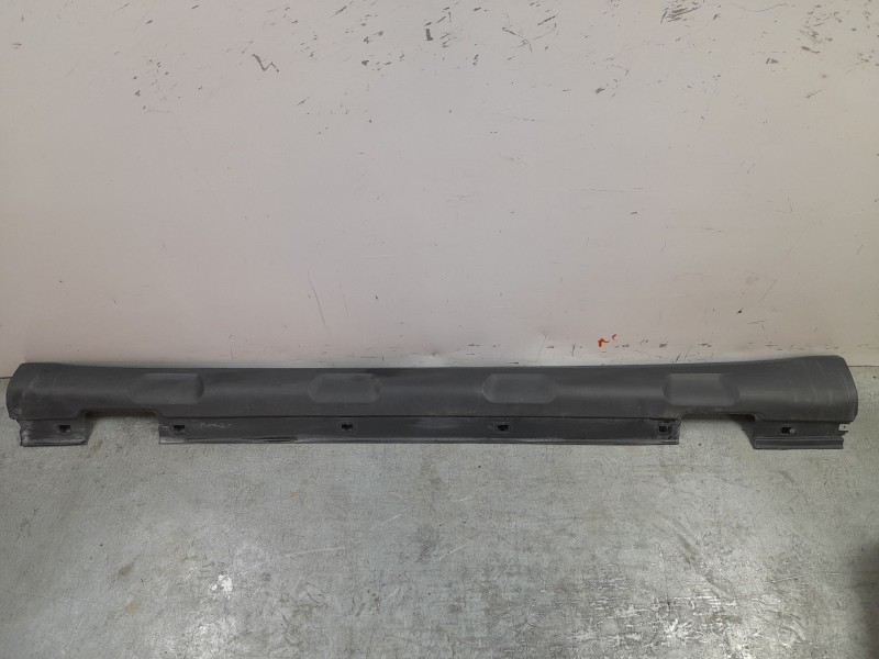 Recambio de estribos laterales para mercedes-benz clase gla (x156) gla 180 (156.942) referencia OEM IAM A1566901740  