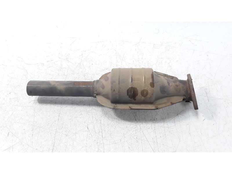 Recambio de catalizador para kia sportage 1.6 cat referencia OEM IAM U2B853  