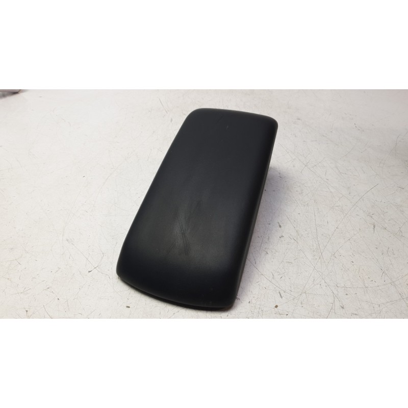 Recambio de apoyabrazos central para citroën c4 iii (ba_, bb_, bc_) 1.2 puretech 130 (bahnsa, bahnsb) referencia OEM IAM 9831033