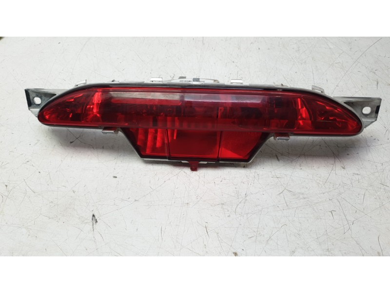 Recambio de piloto trasero central para citroën c4 iii (ba_, bb_, bc_) 1.2 puretech 130 (bahnsa, bahnsb) referencia OEM IAM 9674