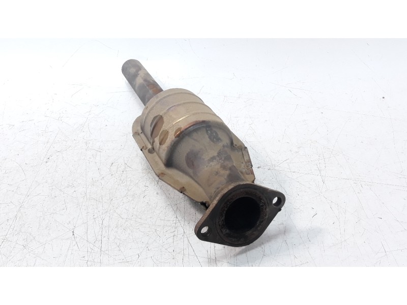 Recambio de catalizador para kia sportage 1.6 cat referencia OEM IAM U2B853  