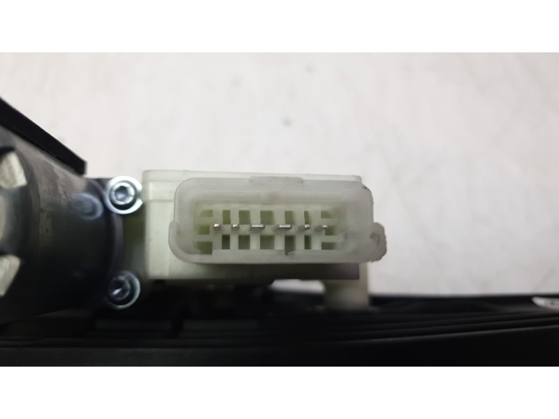 Recambio de elevalunas delantero izquierdo para renault clio v (b7_) tce 90 (b7mt) referencia OEM IAM 807216723R  