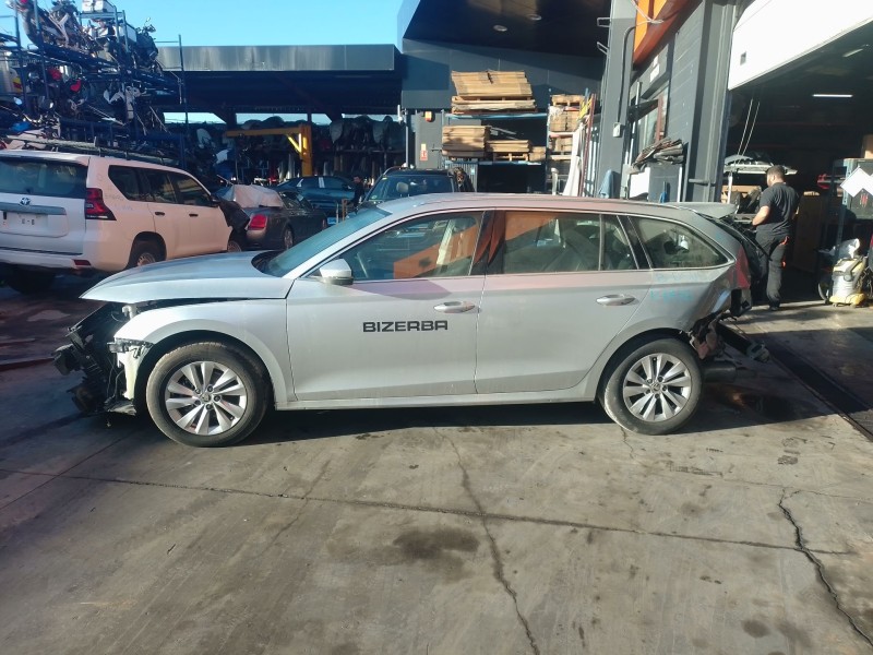 skoda octavia iv (nx3, nn3, pv3) del año 2024