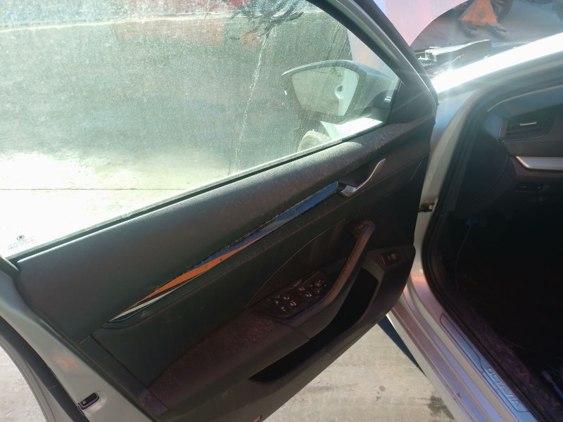 Recambio de elevalunas delantero izquierdo para skoda octavia iv (nx3, nn3, pv3) 2.0 tdi referencia OEM IAM   