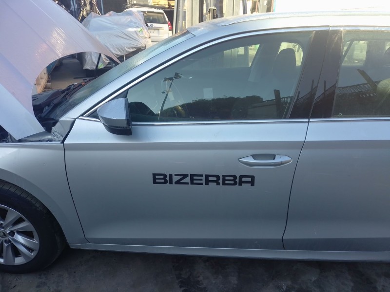 Recambio de puerta delantera izquierda para skoda octavia iv (nx3, nn3, pv3) 2.0 tdi referencia OEM IAM   