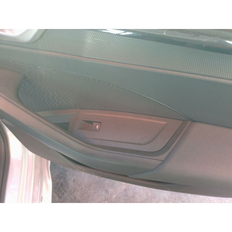 Recambio de mando elevalunas trasero derecho para skoda octavia iv (nx3, nn3, pv3) 2.0 tdi referencia OEM IAM   