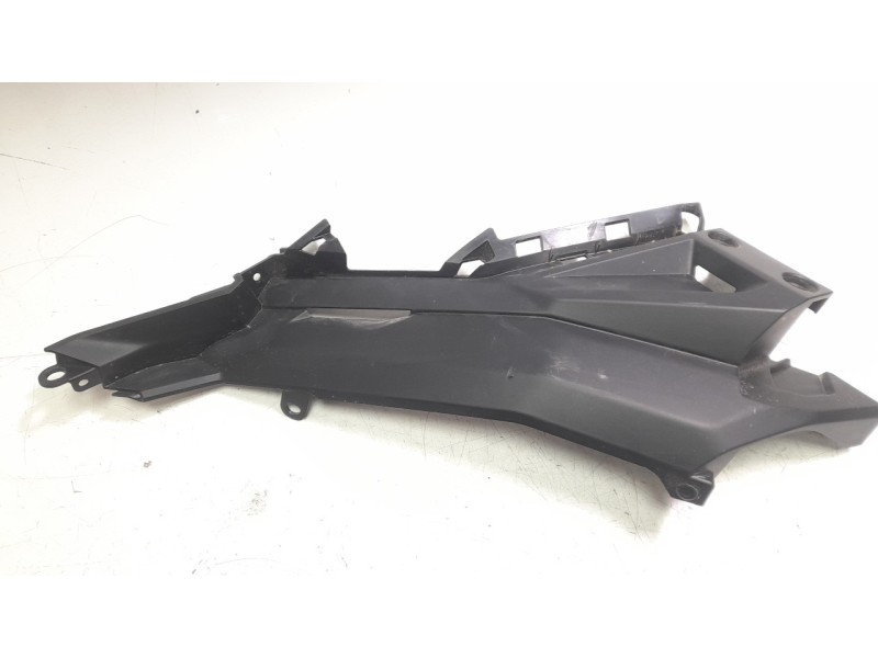 Recambio de moldura para honda x-adv referencia OEM IAM 81311MKTD00  