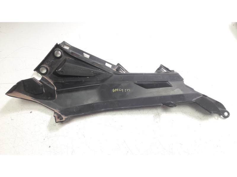 Recambio de moldura para honda x-adv referencia OEM IAM 81311MKTD00  