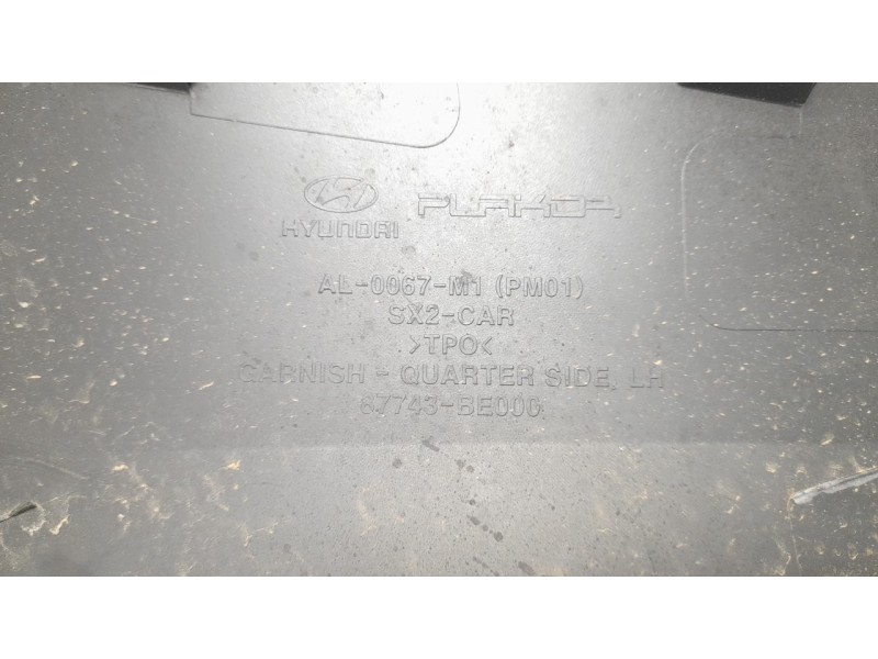 Recambio de moldura para hyundai kona 1.0 t-gdi referencia OEM IAM 87743BE000  