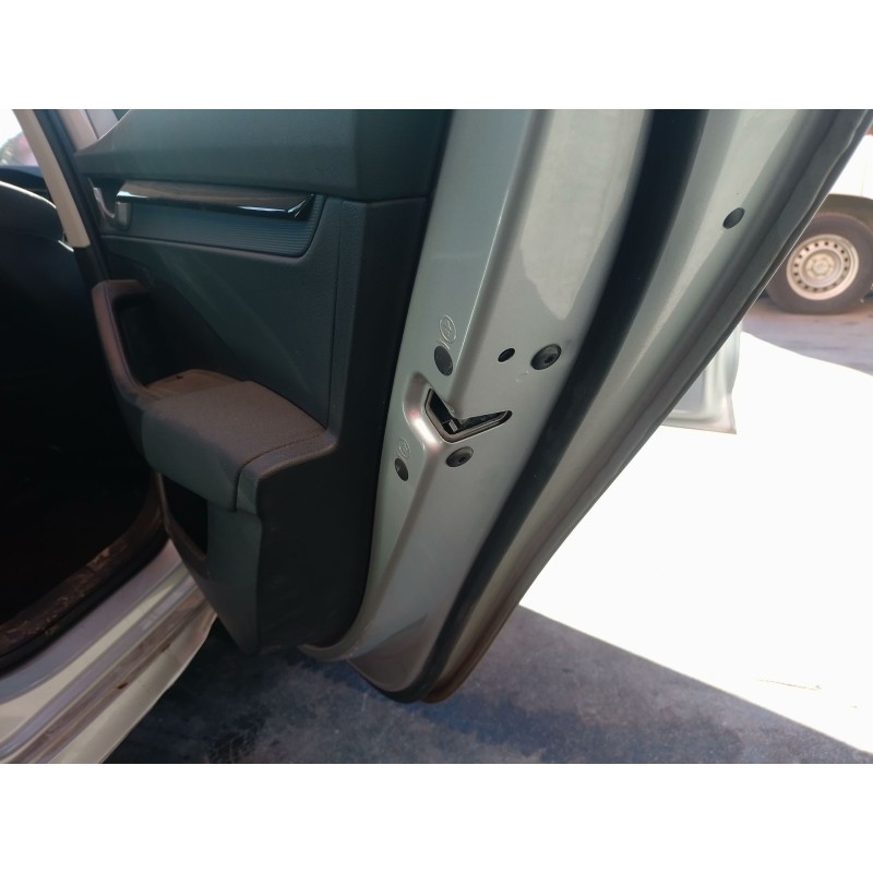 Recambio de cerradura puerta trasera derecha para skoda octavia iv (nx3, nn3, pv3) 2.0 tdi referencia OEM IAM   