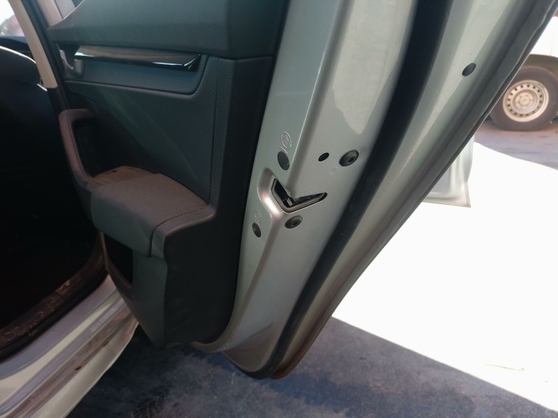 Recambio de cerradura puerta trasera derecha para skoda octavia iv (nx3, nn3, pv3) 2.0 tdi referencia OEM IAM   