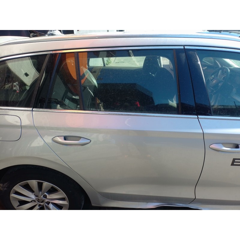 Recambio de puerta trasera derecha para skoda octavia iv (nx3, nn3, pv3) 2.0 tdi referencia OEM IAM   