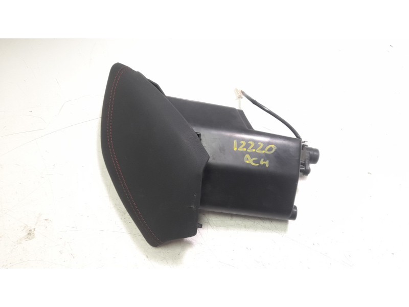 Recambio de guantera para yamaha x-max 125 referencia OEM IAM BL1F83N010 B74F839V0100/BL1F83N01000 