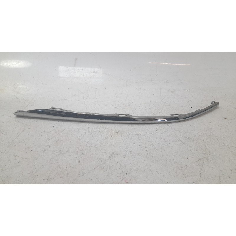 Recambio de moldura paragolpe delantera izquierda para skoda octavia iv (nx3, nn3, pv3) 2.0 tdi referencia OEM IAM 5E3853768B  