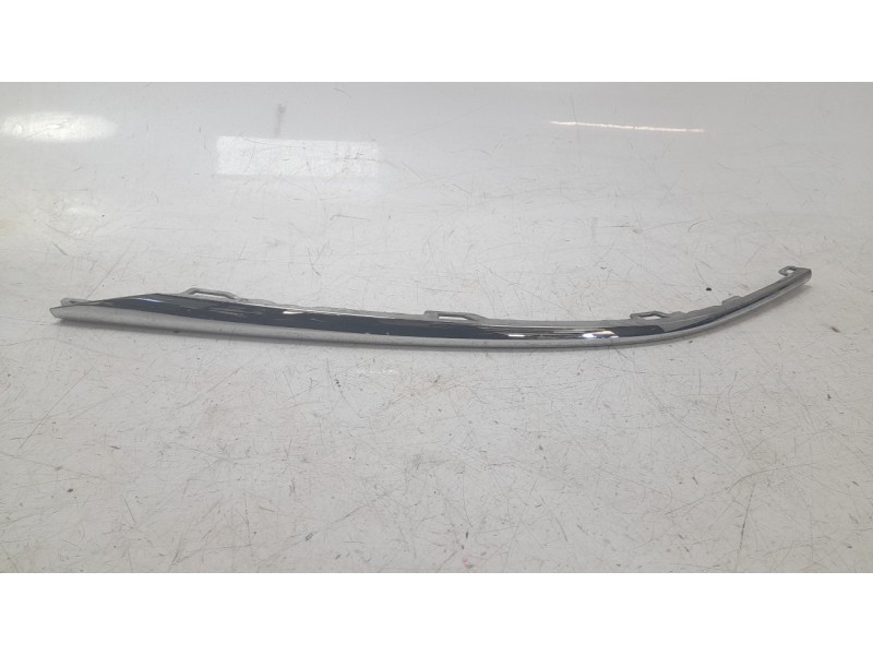 Recambio de moldura paragolpe delantera izquierda para skoda octavia iv (nx3, nn3, pv3) 2.0 tdi referencia OEM IAM 5E3853768B  