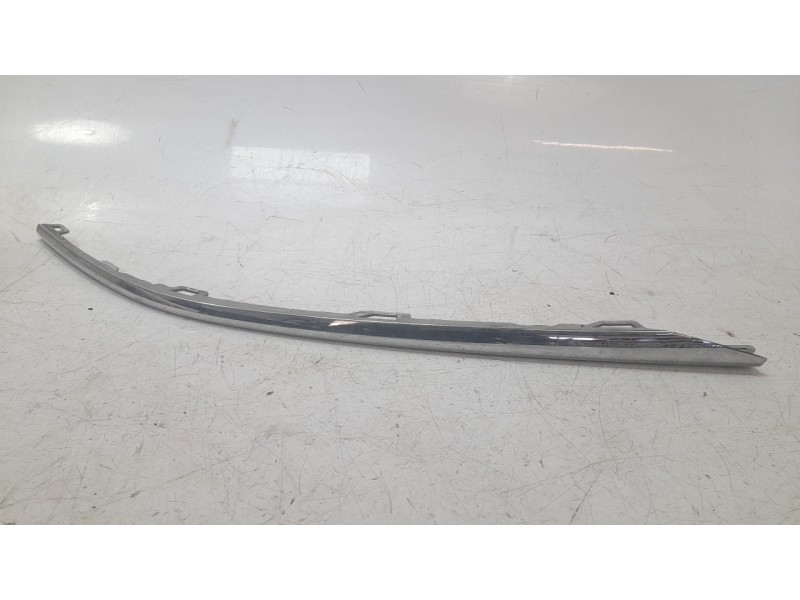 Recambio de moldura paragolpe delantera derecha para skoda octavia iv (nx3, nn3, pv3) 2.0 tdi referencia OEM IAM 5E3853767  