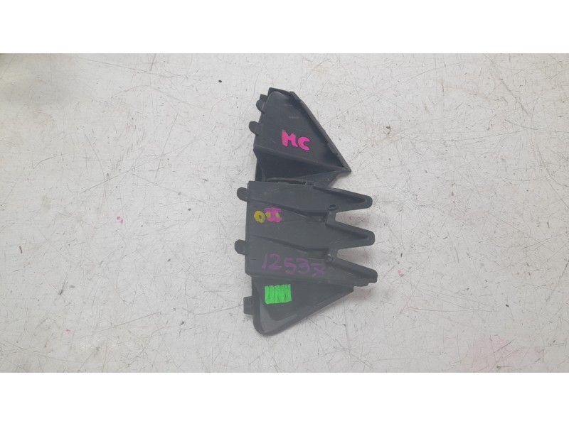 Recambio de moldura paragolpe delantera izquierda para skoda octavia iv (nx3, nn3, pv3) 2.0 tdi referencia OEM IAM 5E3807833D  