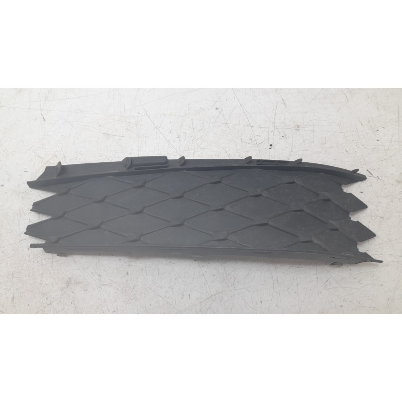 Recambio de rejilla paragolpes derecha para skoda octavia iv (nx3, nn3, pv3) 2.0 tdi referencia OEM IAM 5E3807368A  