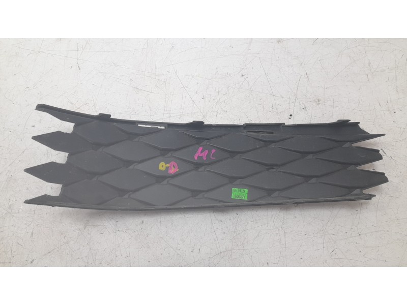 Recambio de rejilla paragolpes derecha para skoda octavia iv (nx3, nn3, pv3) 2.0 tdi referencia OEM IAM 5E3807368A  